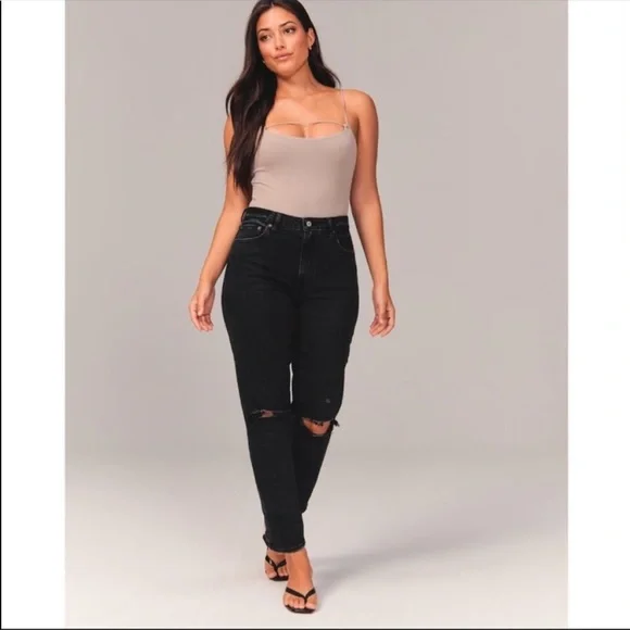Abercrombie • black distressed mom high rise jeans sz 6